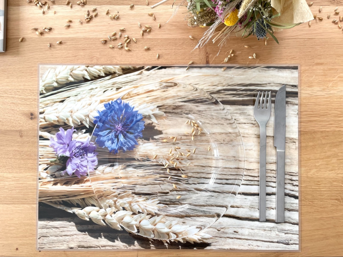 Tischset Platzset abwaschbar Kornblumen auf Treibholz von ARTIPICS